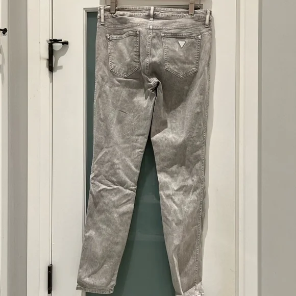 Guess Jeans - Picture 2 of 5